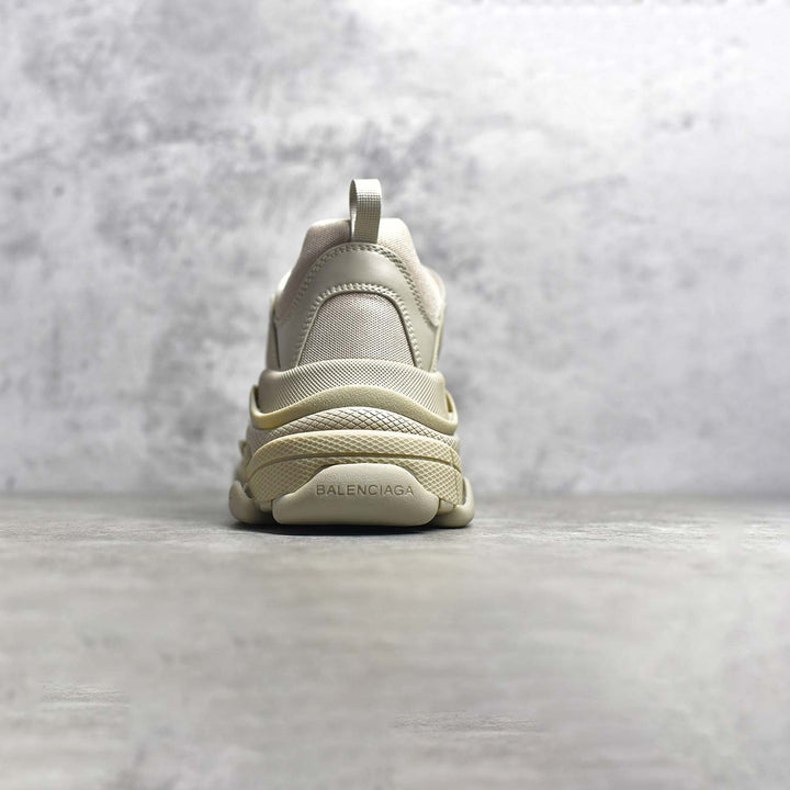 Balenciaga Triple S Sneaker
Beige